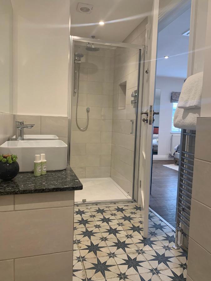 Upstairs At 33 - Self Check In Boutique Accommodation In Worcester Centre Bagian luar foto