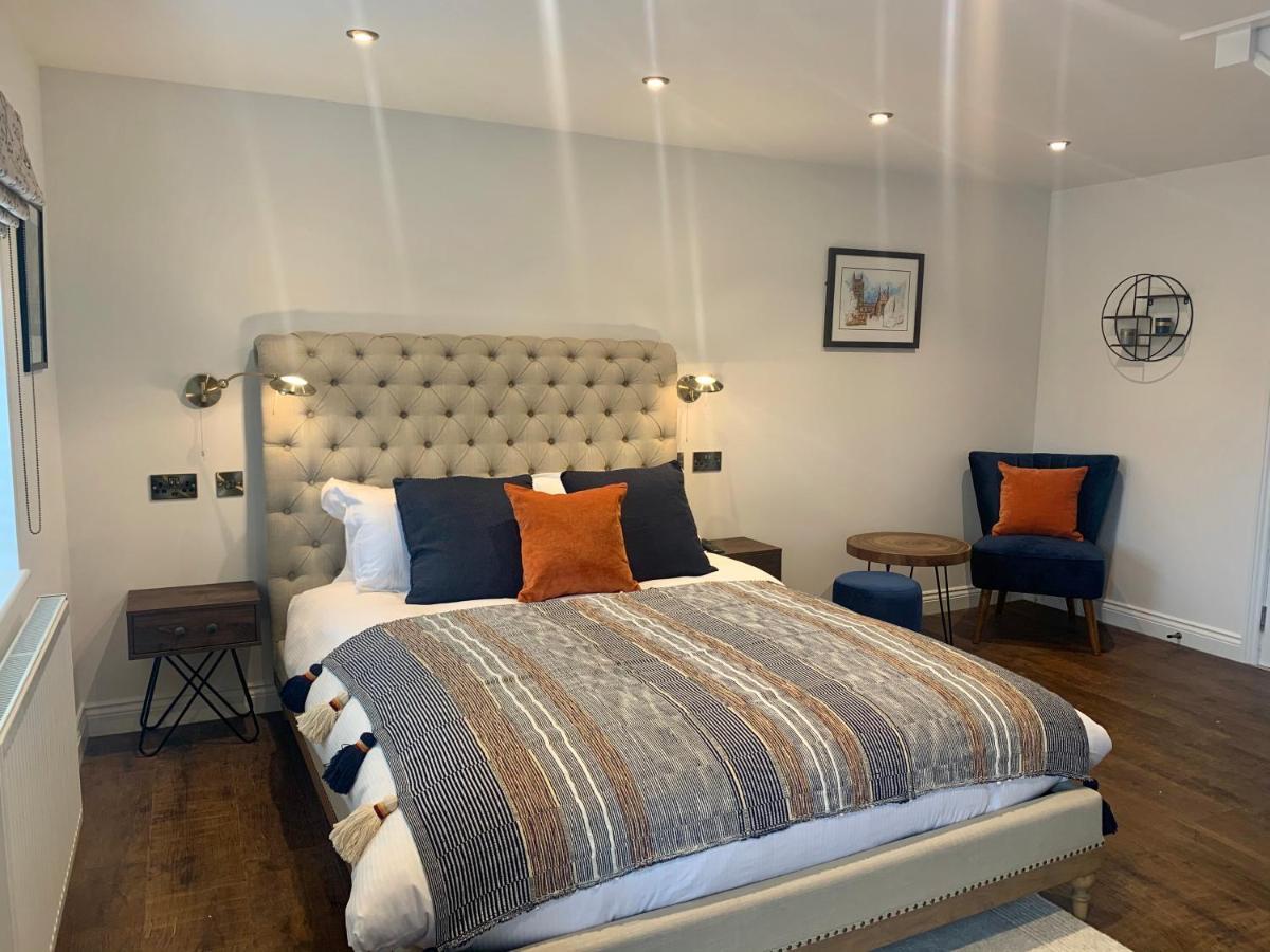 Upstairs At 33 - Self Check In Boutique Accommodation In Worcester Centre Bagian luar foto