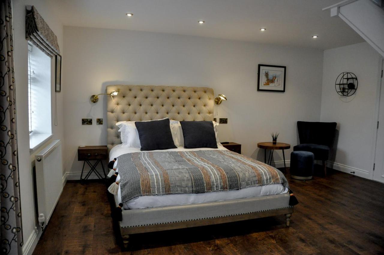 Upstairs At 33 - Self Check In Boutique Accommodation In Worcester Centre Bagian luar foto